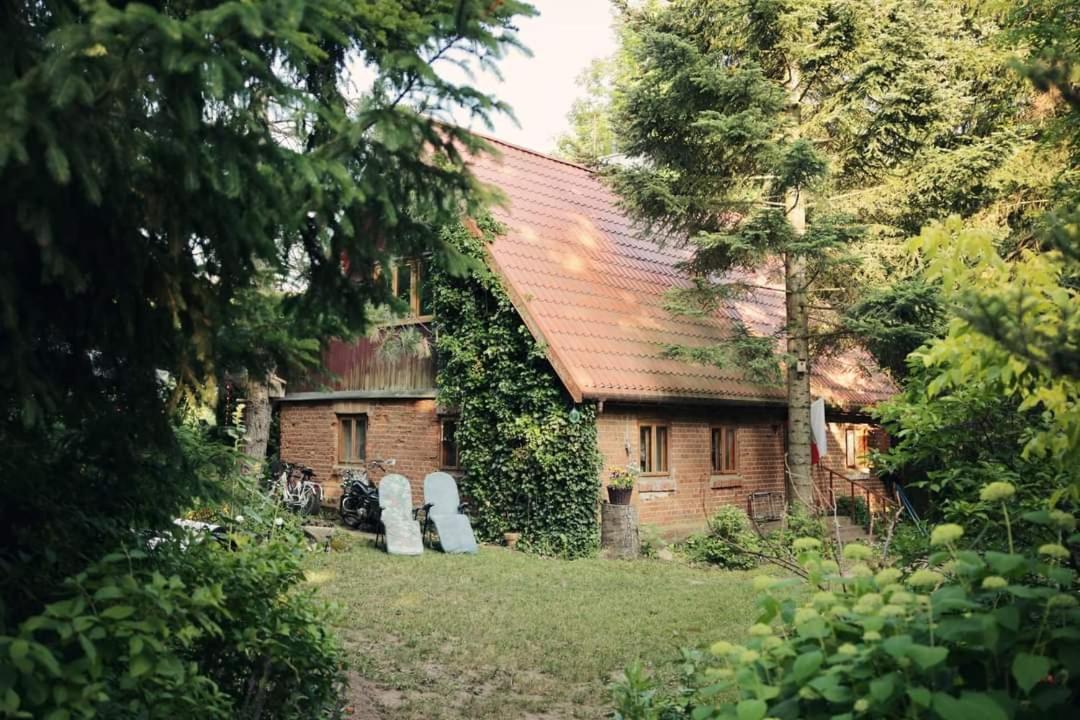 Warminski Dom Nad Jeziorem Lomy المظهر الخارجي الصورة